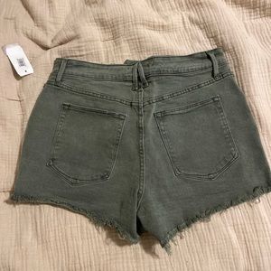 Good American shorts size 6/28 NWT